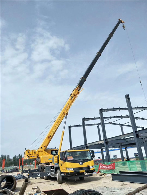 临高县超高层建筑钢结构吊装案例